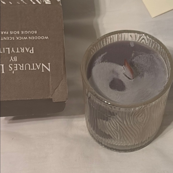 PartyLite Wooden Wick Candle in Elegant Brown Box - Picture 3 of 3